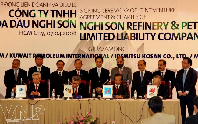 Firman proyecto de construcción del Complejo petroquímico en Thanh Hoa